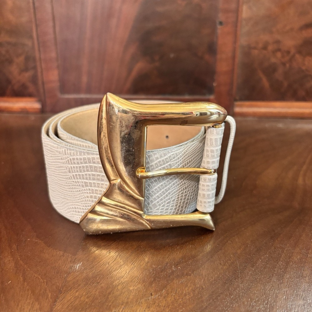 The Ritz Collection Medium Gray Lizard Embossed Leather Belt Gold Buckle 40"